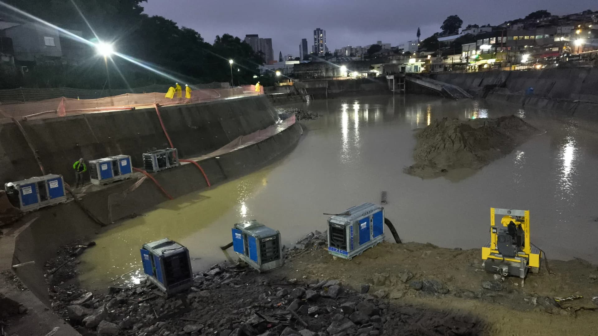 Bombeo de emergencia | Piscinão Capão Redondo, foto 4
